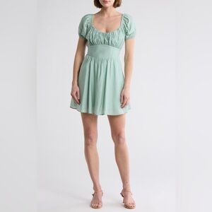 Mint Green Puff Sleeve Open Back Mini Dress Size Small NWT 💚✨